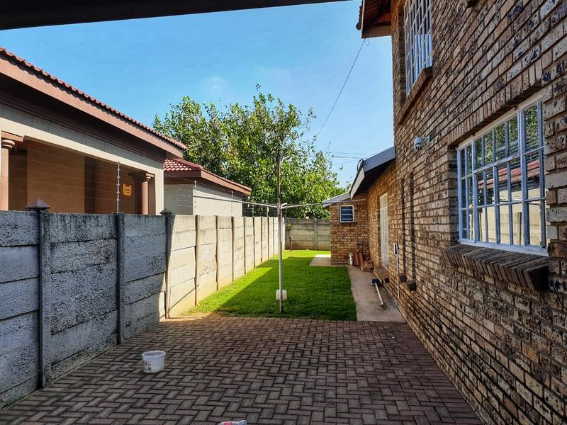 4 Bedroom Property for Sale in Miederpark North West